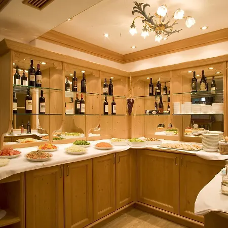 Christian Hotel Corvara In Badia