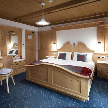 Hotel Christian Corvara In Badia