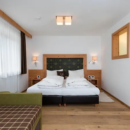 Christian Hotel Corvara In Badia
